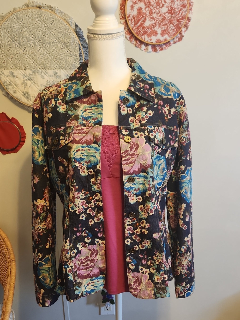 Floral Button-Front Women’s Light Denim Jacket – Black with Blue & Pink Flowers